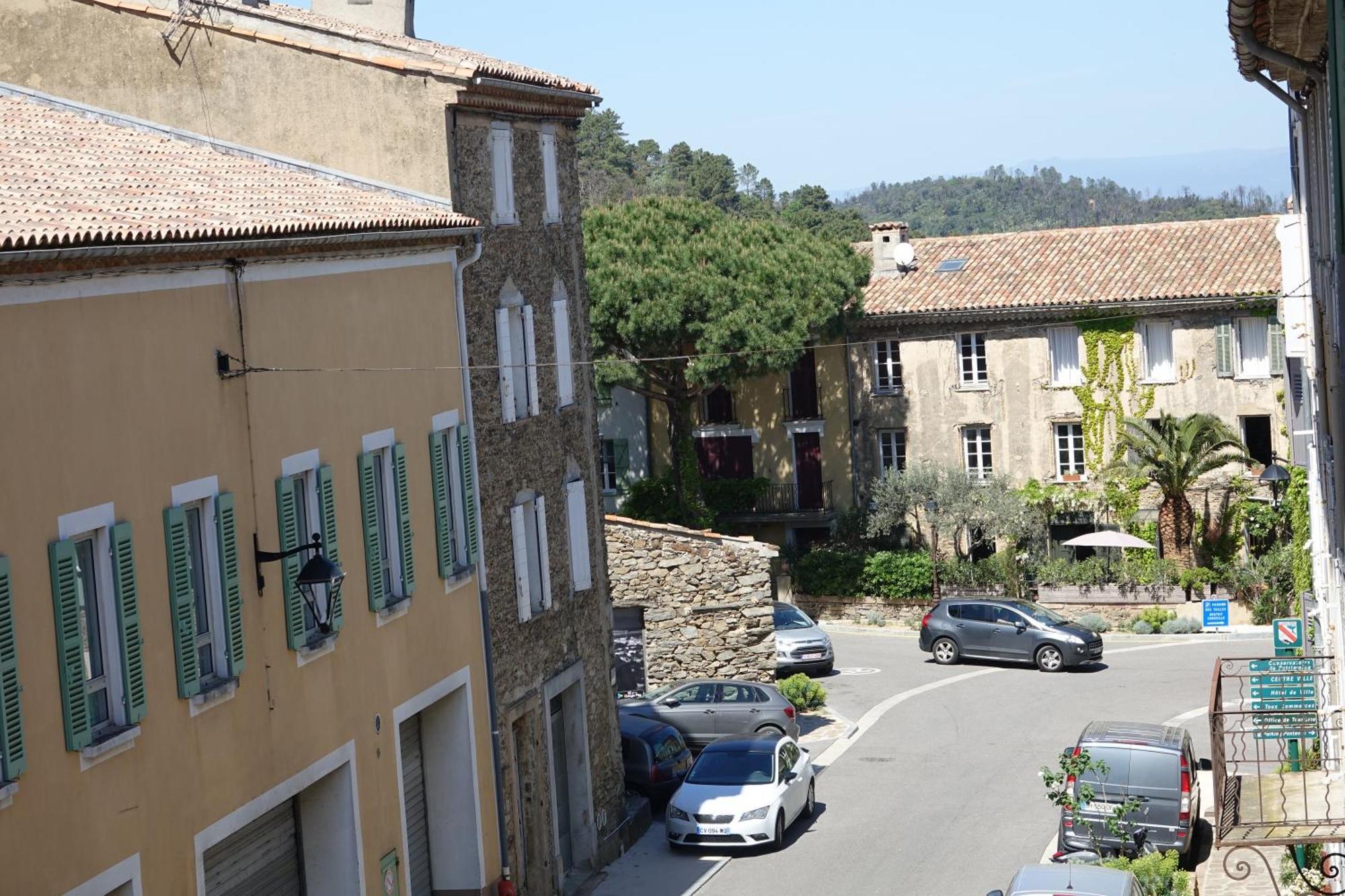 Résidence Hôtelière La Sarrazine La Garde-Freinet Exterior foto